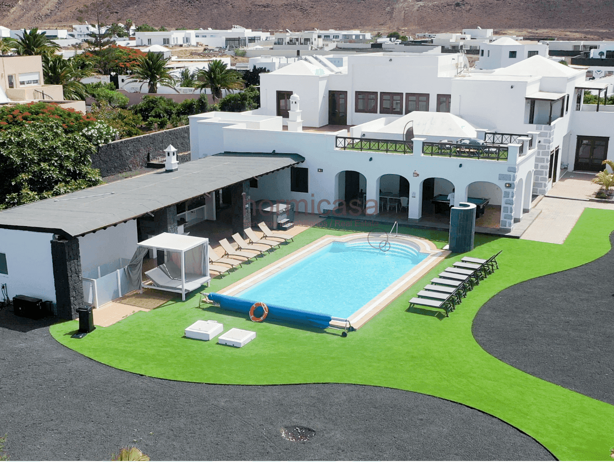 Imagen 1 de la propiedad Exclusive Detached Villa in Costa Teguise – Luxury, Space, and Privacy