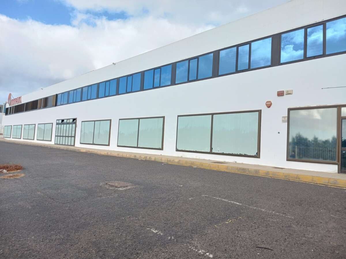 Imagen 1 de la propiedad Oportunidad Estratégica en el Corazón Industrial de Playa Honda