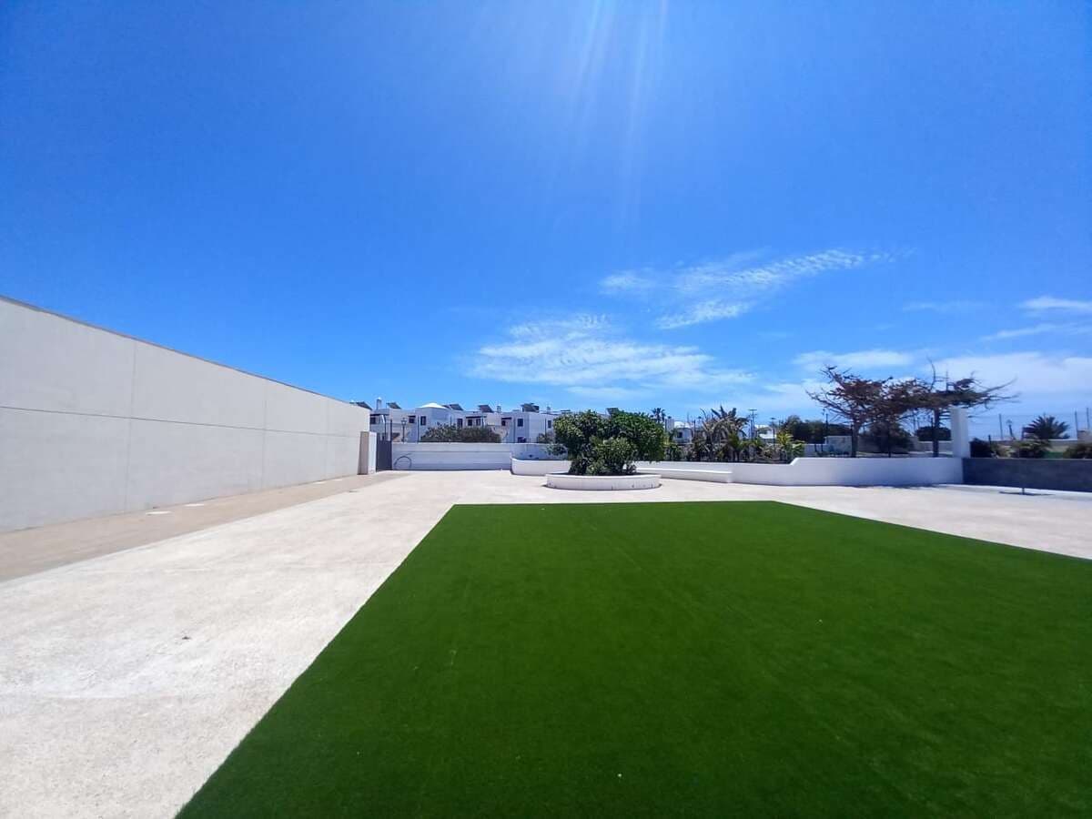 Imagen 2 de la propiedad Local para HOSTELERÍA en la mejor ubicación de Costa Teguise, en Galería Comercial El Bulevar.