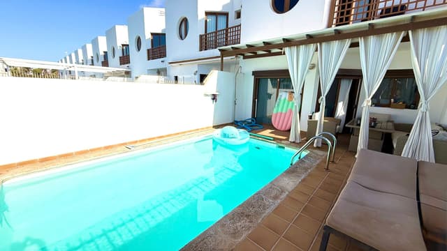 Imagen de la propiedad Chalet adosado en venta en los Crotos Costa Teguise